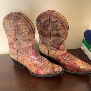 JB Dillon Cowgirl Boots in maroon and brown. Size 7.5B